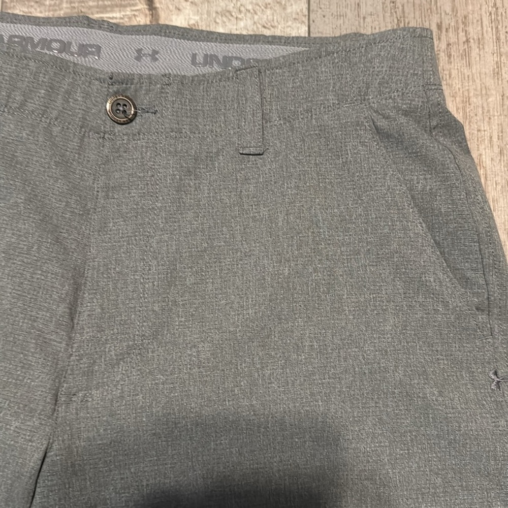 Under Armour Gray Athletic Shorts with Elastic Waistband-size 34 - Picture 6 of 9
